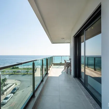 Ξενοδοχείο με διαμερίσματα Seaside Tower-king's *